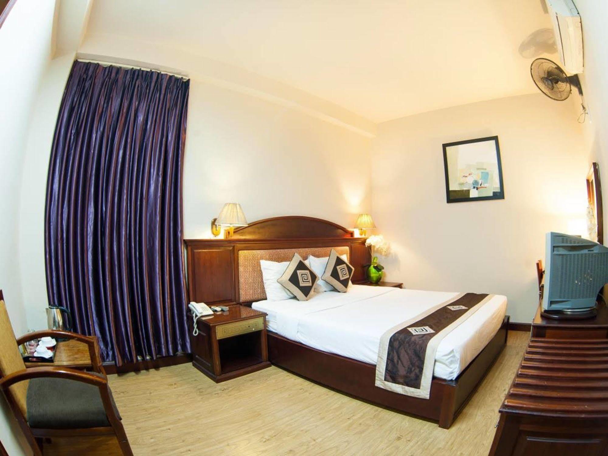 Park View Luxury Hotel Ho Chi Minh City Exterior photo